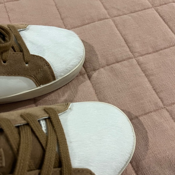 Mi.iM White and Brown Sneakers with Black Star & Hair on toe of shoe - Picture 4 of 10